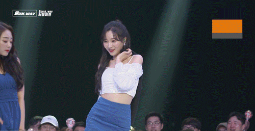 본인들이 섹시인지 큐티인지에 대해서 진지한 토론을 나누는 러블리즈.jpgif | 인스티즈