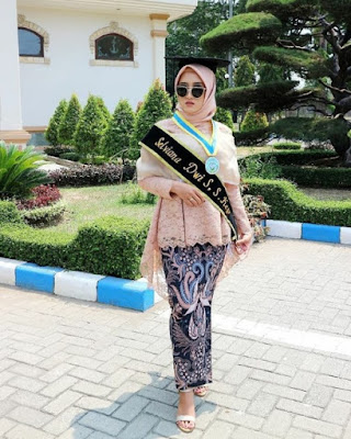 gambar model kebaya wisuda modern terbaru gambar model kebaya wisuda modern terbaru