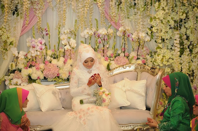  Gambar Eksklusif Pernikahan Fizo Omar Mawar EMAS PUTIH