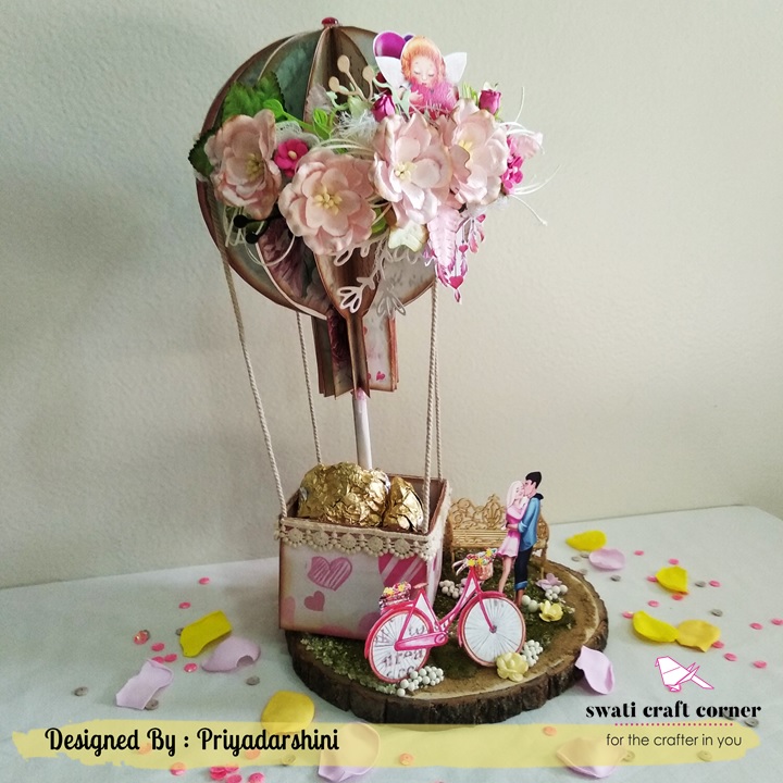 Kraftempress Hot air balloon gift basket