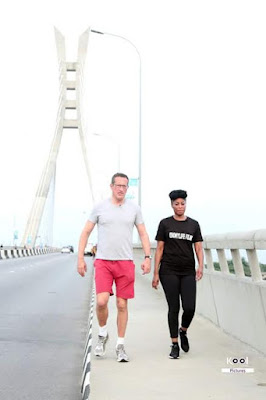 66a Photos: Make-up free Mo Abudu jogs on Lekki-Ikoyi Bridge with Richard Quest
