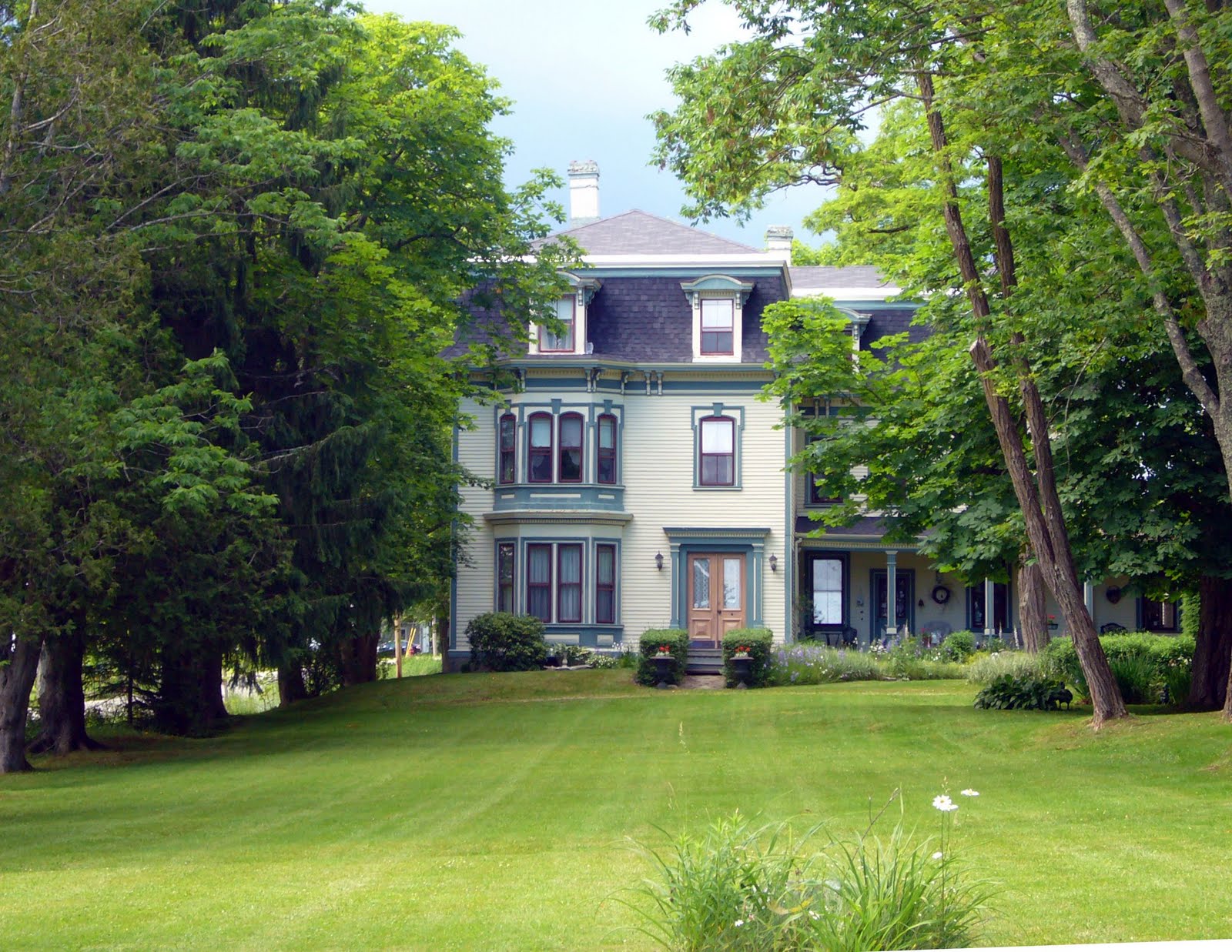 A Proper Bostonian: More from Maine: Searsport Houses