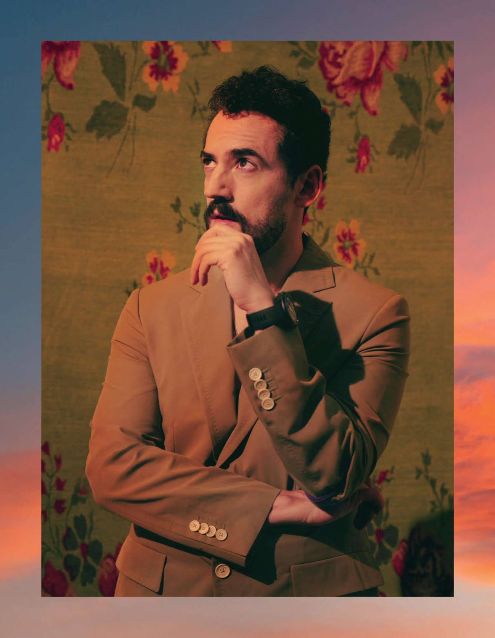 Luis Gerardo Méndez para L’Officiel Hommes México en fotos de Alberto