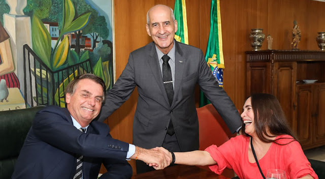 Regina Duarte aceita convite para ser secretária de Cultura