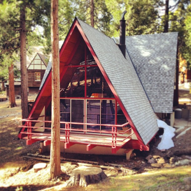 houses in the woods, A frame