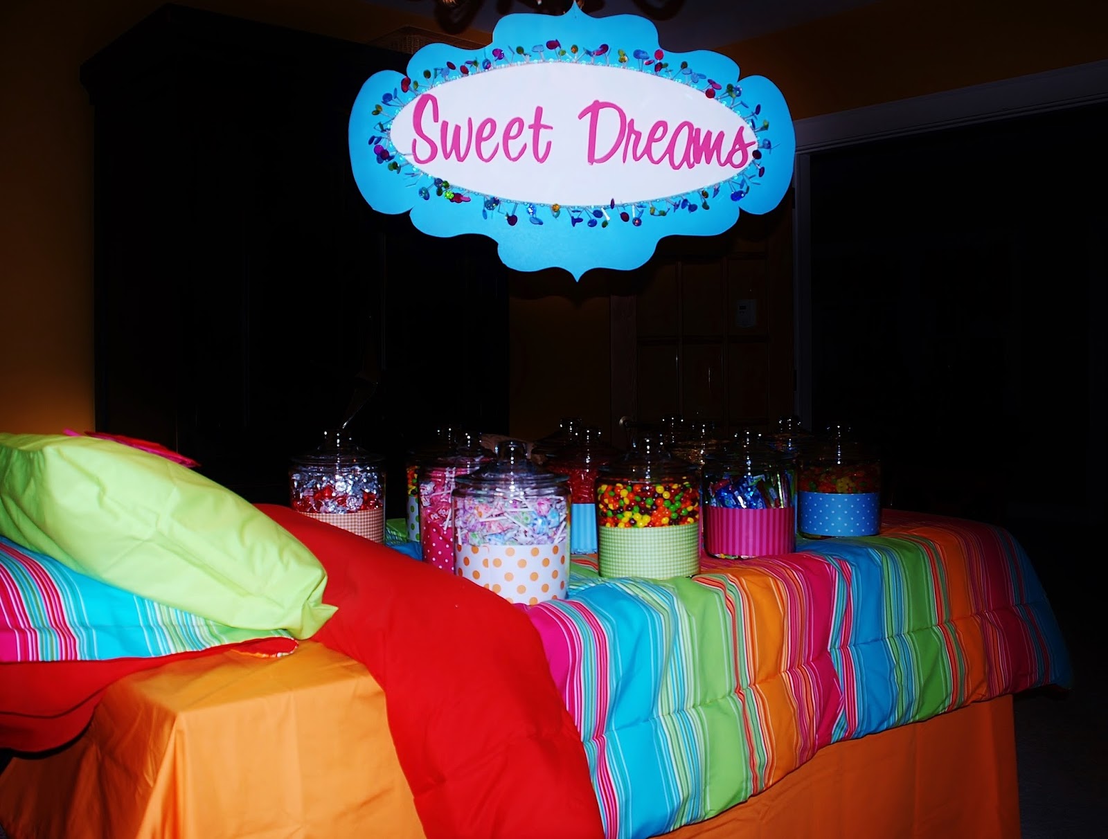 Setting the Mood JESSIE'S PAJAMA JAM!