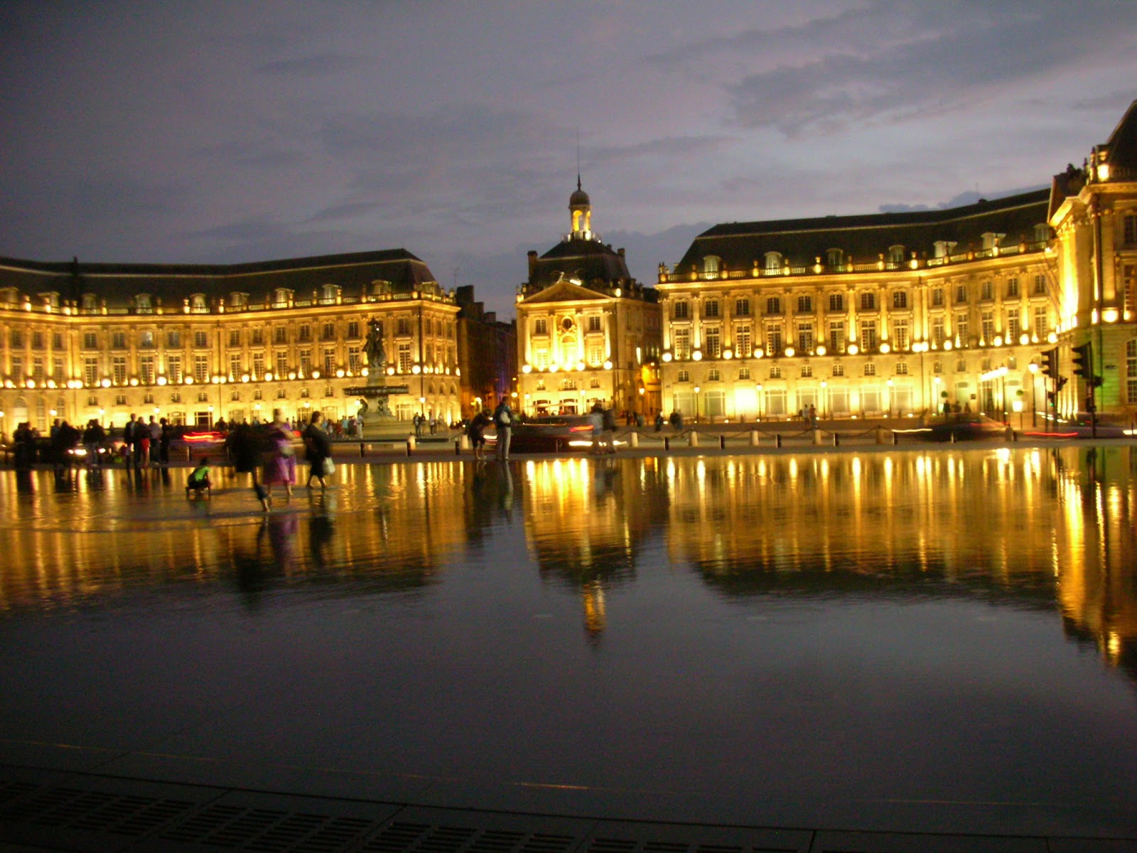 аквитания бордо. погода в бордо франция. провинция бордо франция. биржевая площадь (бордо). бордо франция.
