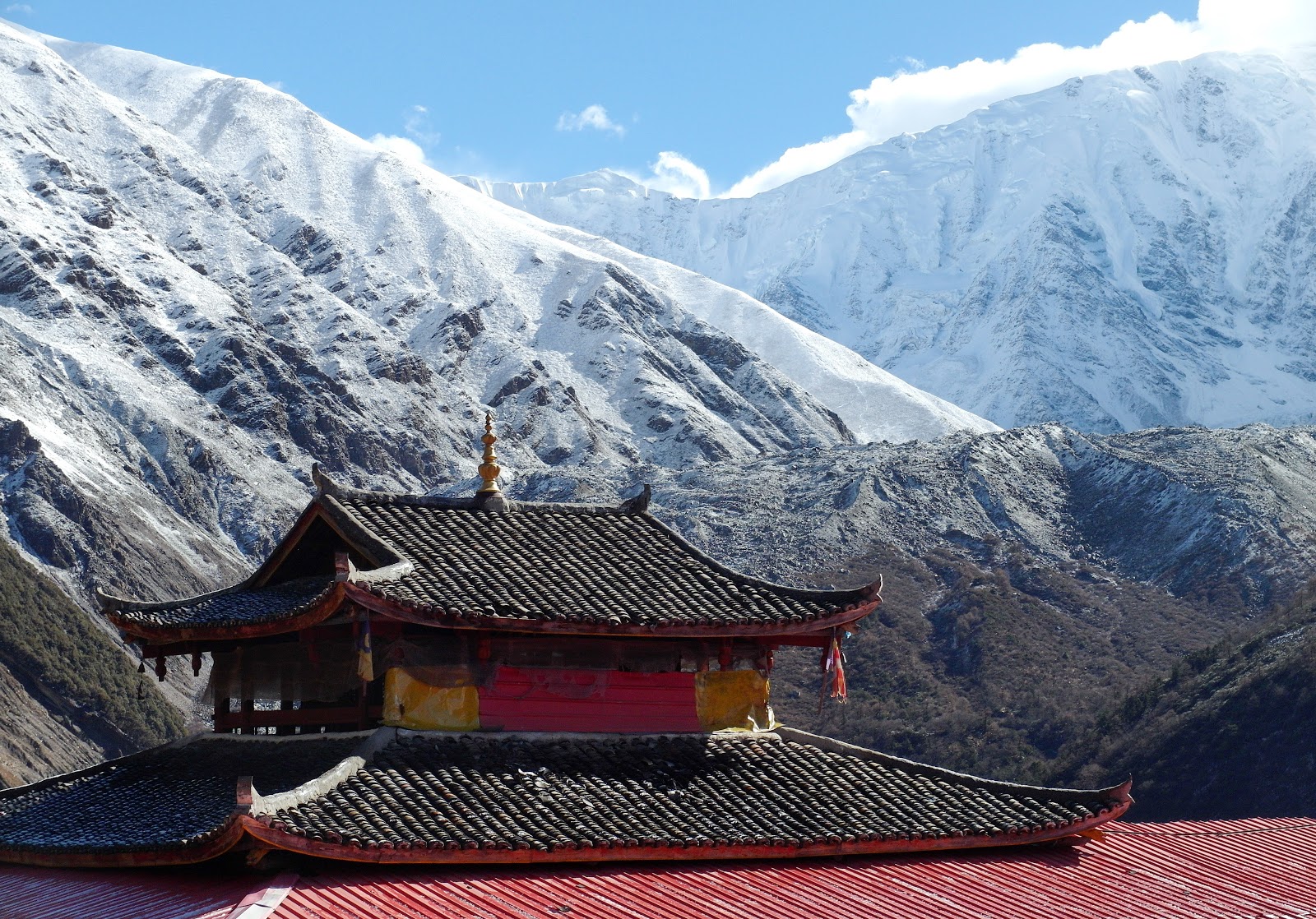 провинция сычуань китай. провинция сычуань китай. сычуань горы. фото провинции сычуань. сычуань горы.