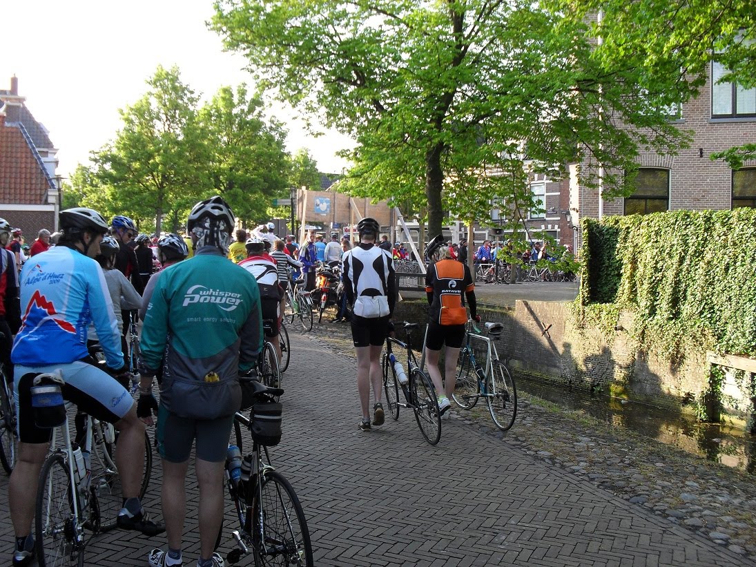 DFxl 353 11Stedentocht 2010, 98e editie