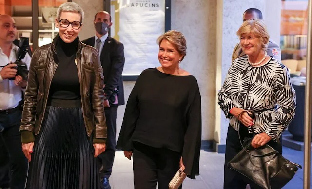 Grand Duchess Maria Teresa attended the Luxembourg Theatre Awards and the Luxembourg Dance Award. Elisabeth Schilling