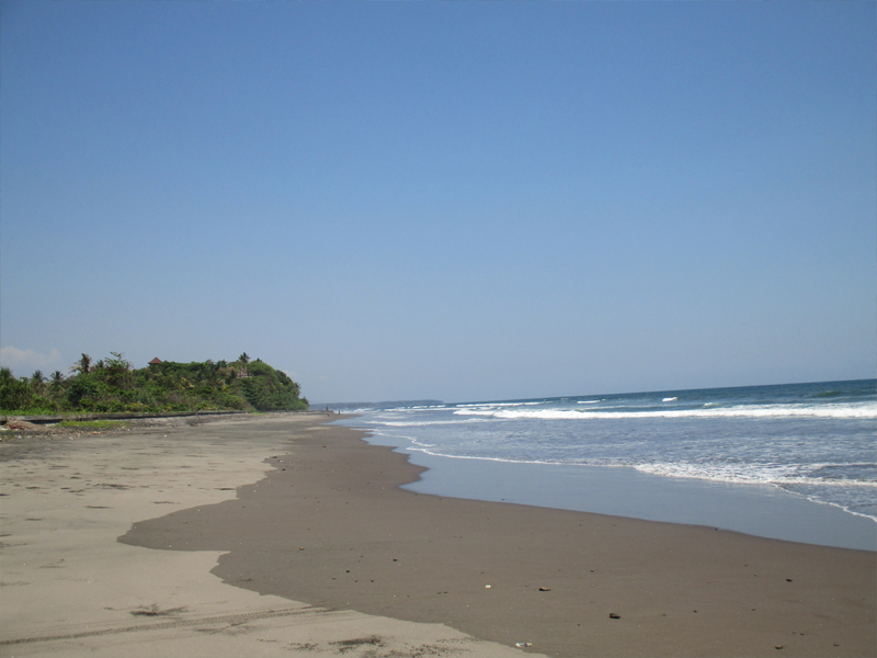 Contoh Teks Laporan Hasil Observasi Tentang Pantai Kuta