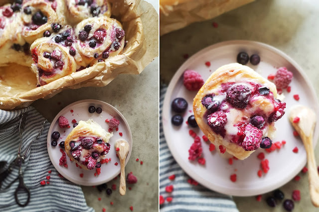  Fruchtigen Hefeschnecken mit Quark und Beeren