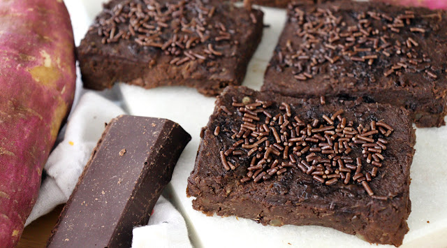 Brownie de batata doce e chocolate receita Pensando ao contrário