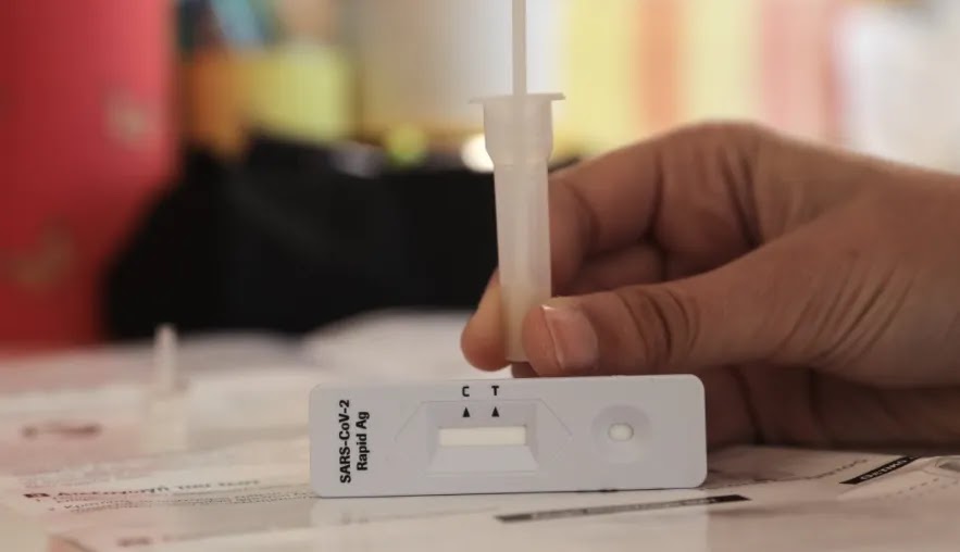 Από Δευτέρα τα self test για τους εργαζόμενους στα φαρμακεία: Ποιους αφορούν -Τσουχτερά πρόστιμα! Από Δευτέρα τα self test για τους εργαζόμενους στα φαρμακεία: Ποιους αφορούν -Τσουχτερά πρόστιμα!