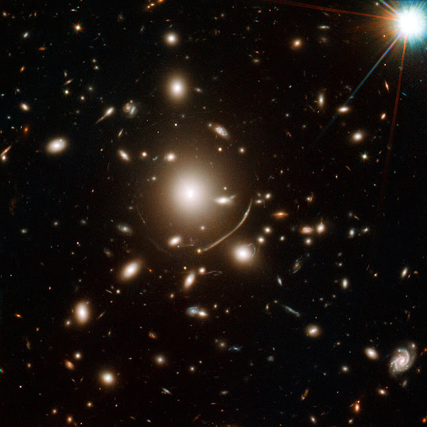 Strong Gravitational Lensing in giant Galaxy Cluster Abell 383