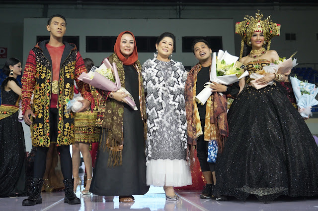  Feby Deru Dukung Kain Kanduk dan Kayu Aro Unjuk Gigi di Palembang Fashion Week 2020