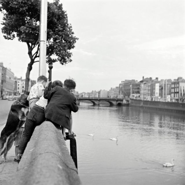 33 Vintage Snapshots Capture Everyday Life in Ireland in the 1960s ...