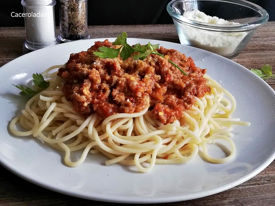 Receta de espaguetis a la boloñesa | Caceroladas