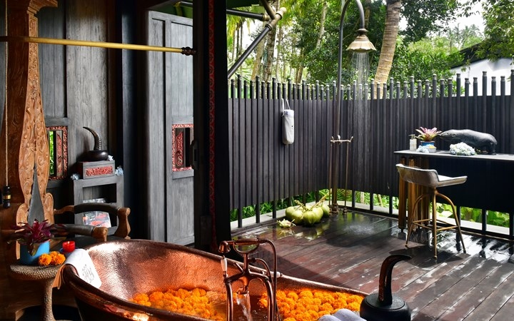 The First Ultra-Luxurious Camp in Indonesia by Capella ...