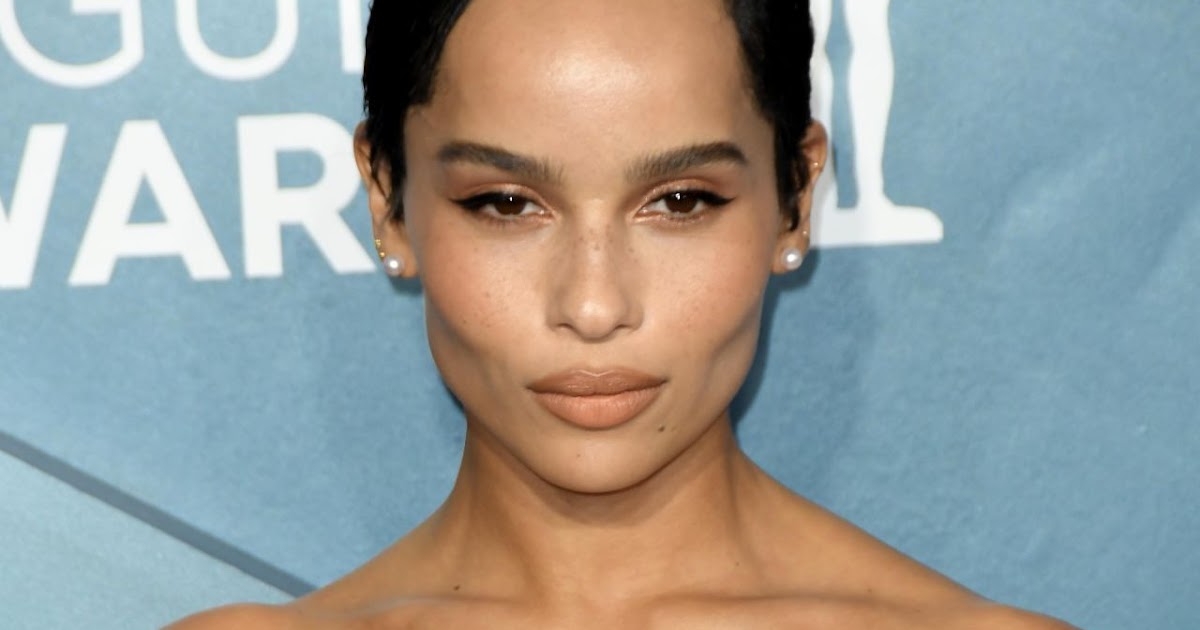 DC COMICS AND ARROWVERSE : New Catwoman Zoe Kravitz Stuns at the Screen