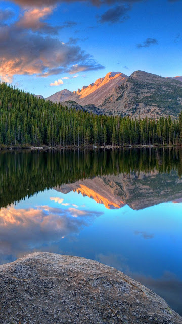 IPhone Calm Lake Scenery Wallpaper