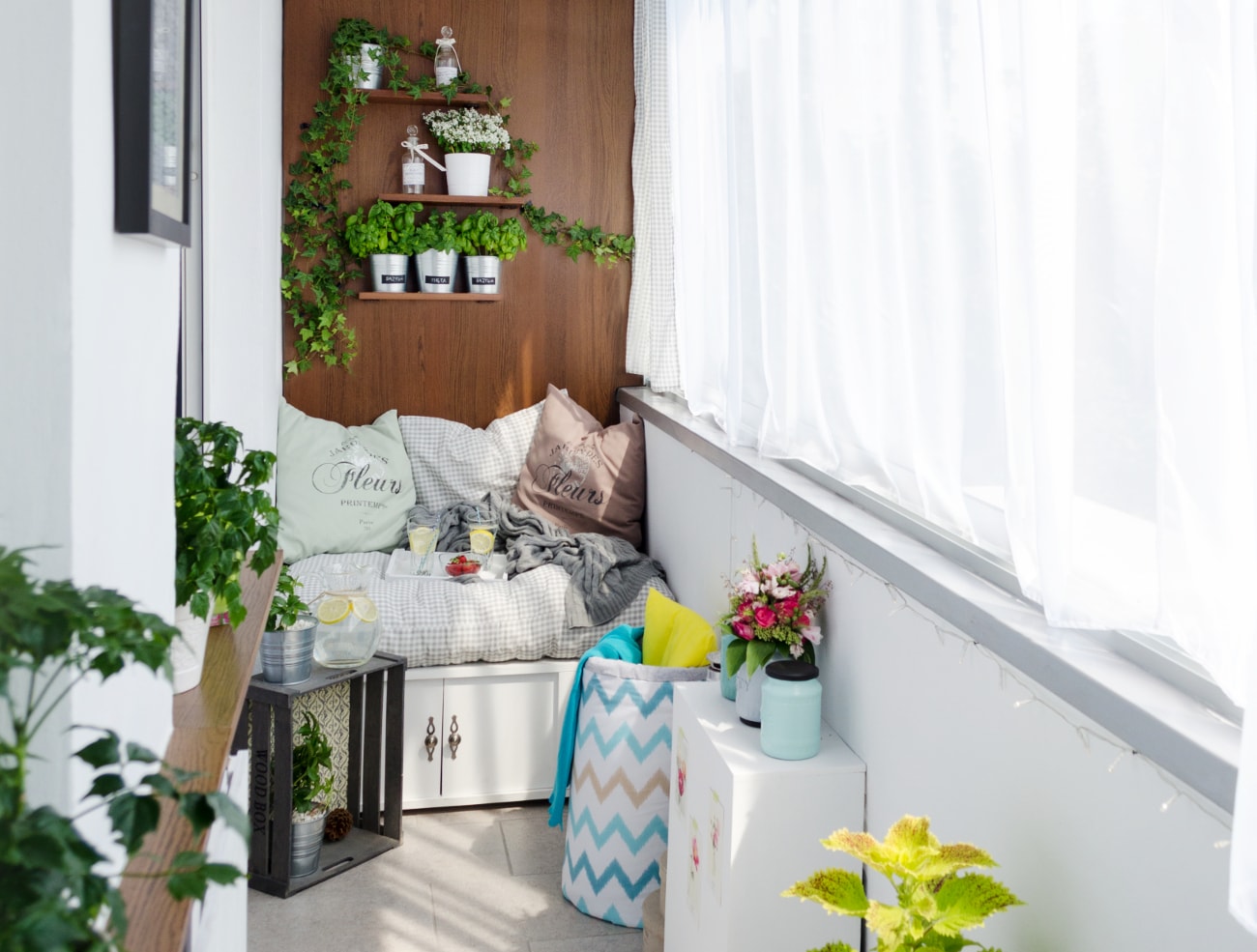 Aranzacja Balkonu W Bloku Na Dekoracje Wnetrza Ogrody Zszywka Pl