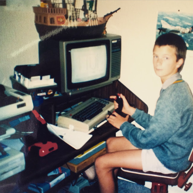 Fotografías de gente con su Commodore 64 en los 80