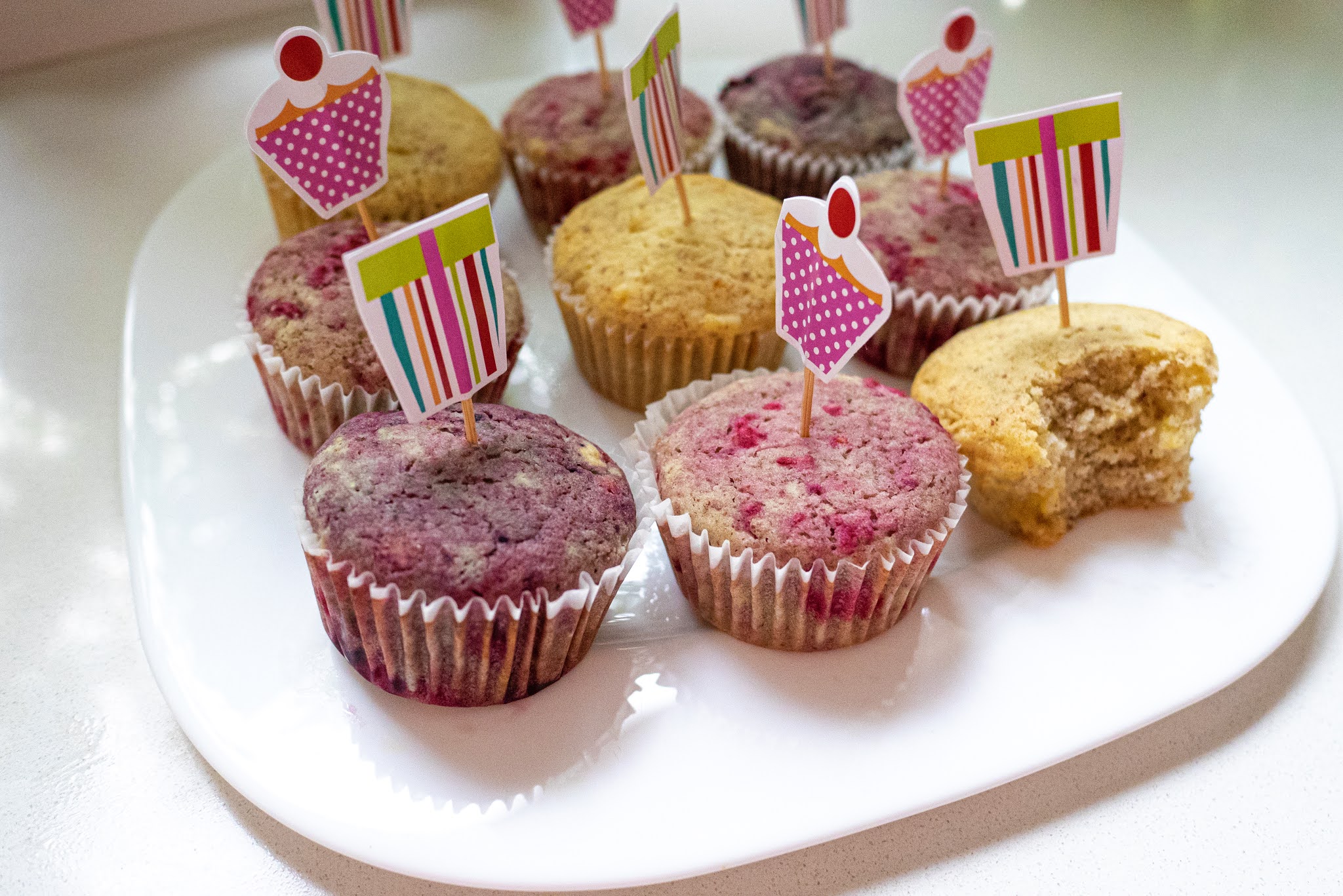 Owocowe muffinki bez glutenu, jajek i białek mleka