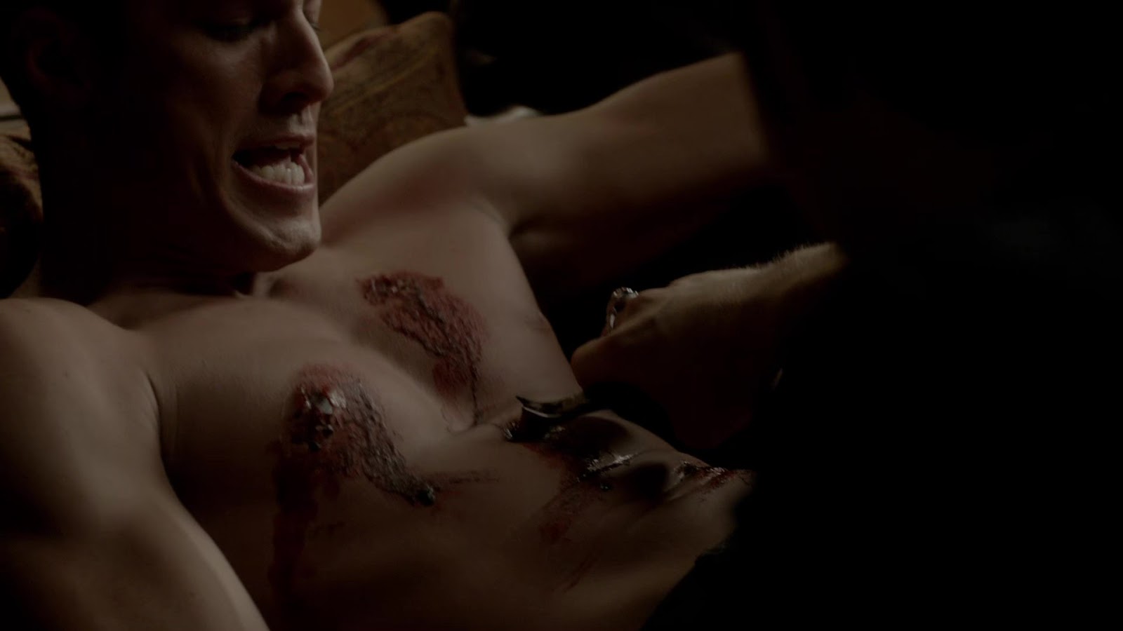 Michael Trevino shirtless in The Vampire Diaries 4-02 "Memorial" ...