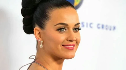 El Escotazo Que Lució Katy Perry En Uno De Sus últimos Actos.