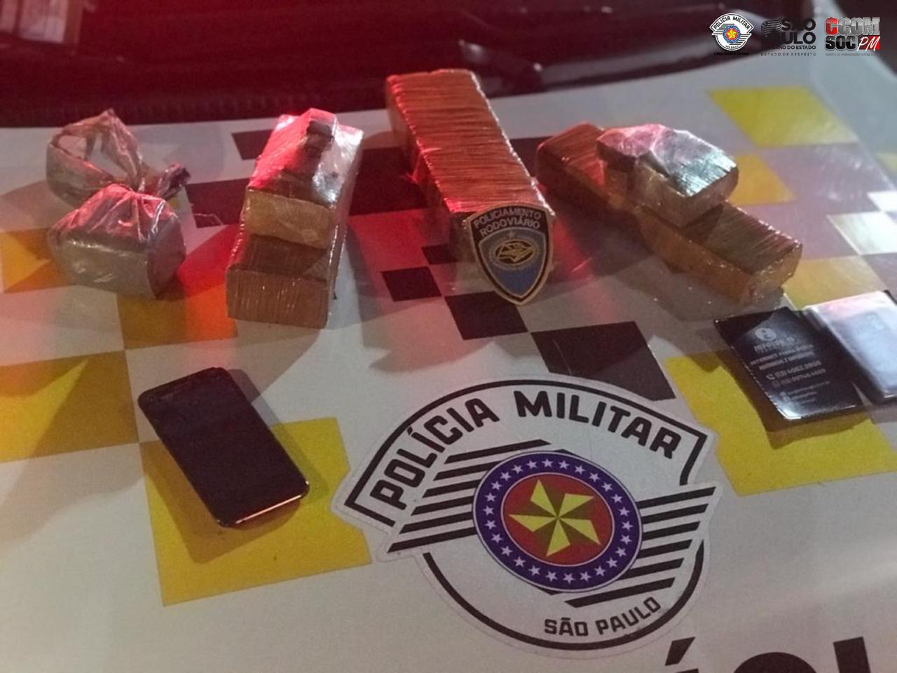 POLICIAMENTO RODOVIÁRIO PRENDE TRAFICANTE EM SANTOS Policiamento