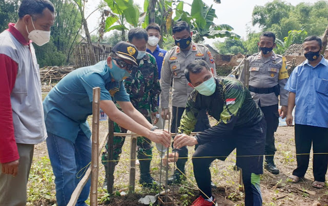 Rumah Jainem Roboh Diterjang Banjir, Danrem 081/DSJ Gandeng Pengusaha di Nganjuk Bangunkan Rumah Baru
