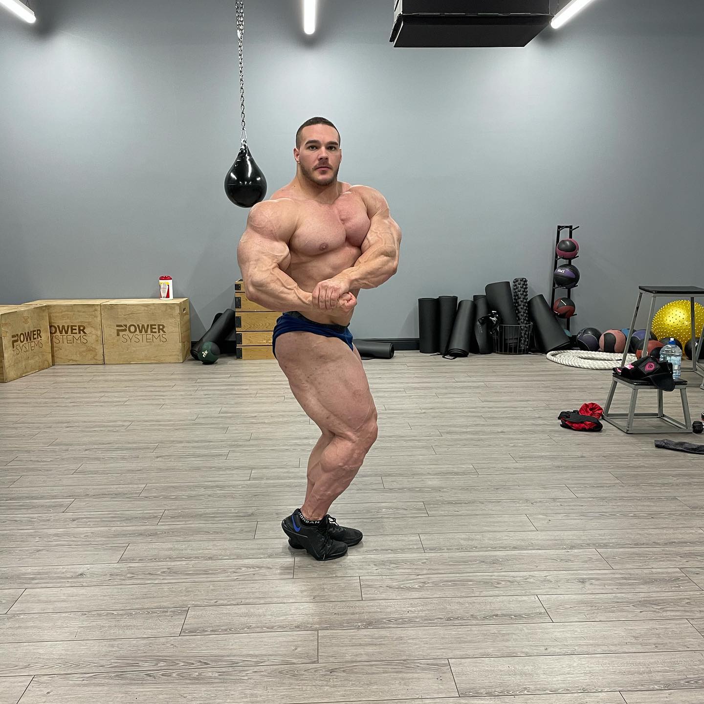 Ким колд бодибилдер