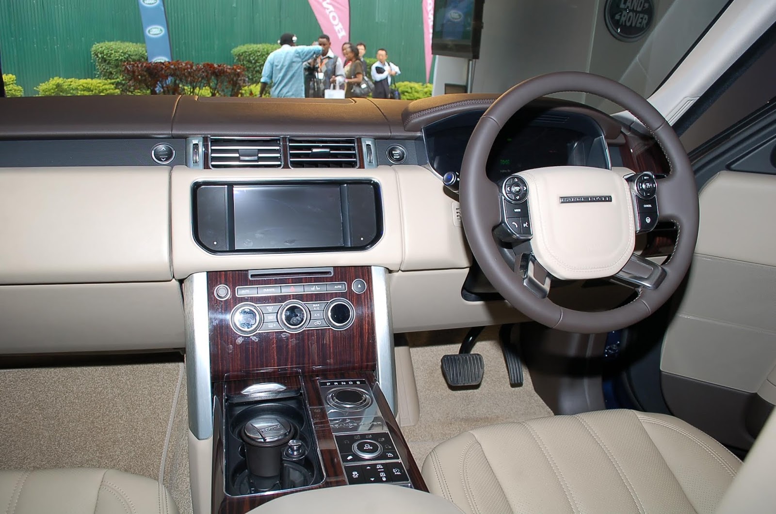 Kenyan auto blog Features of the Range Rover 2013
