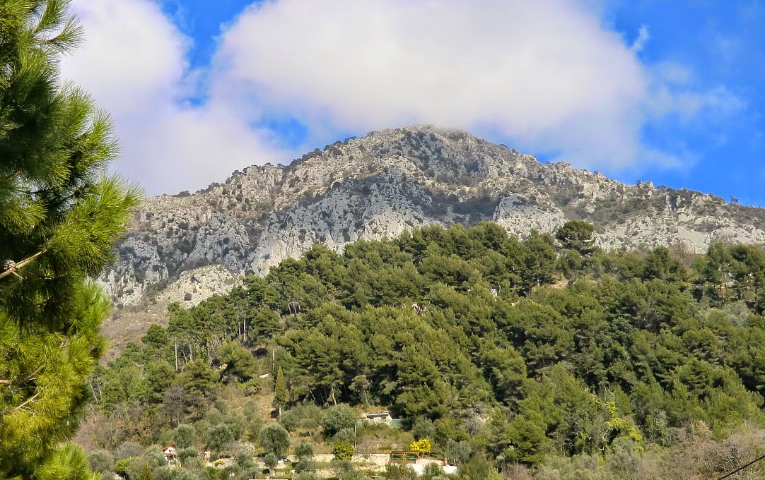 Roc d'Orméa (1132 m) seen from Castellar