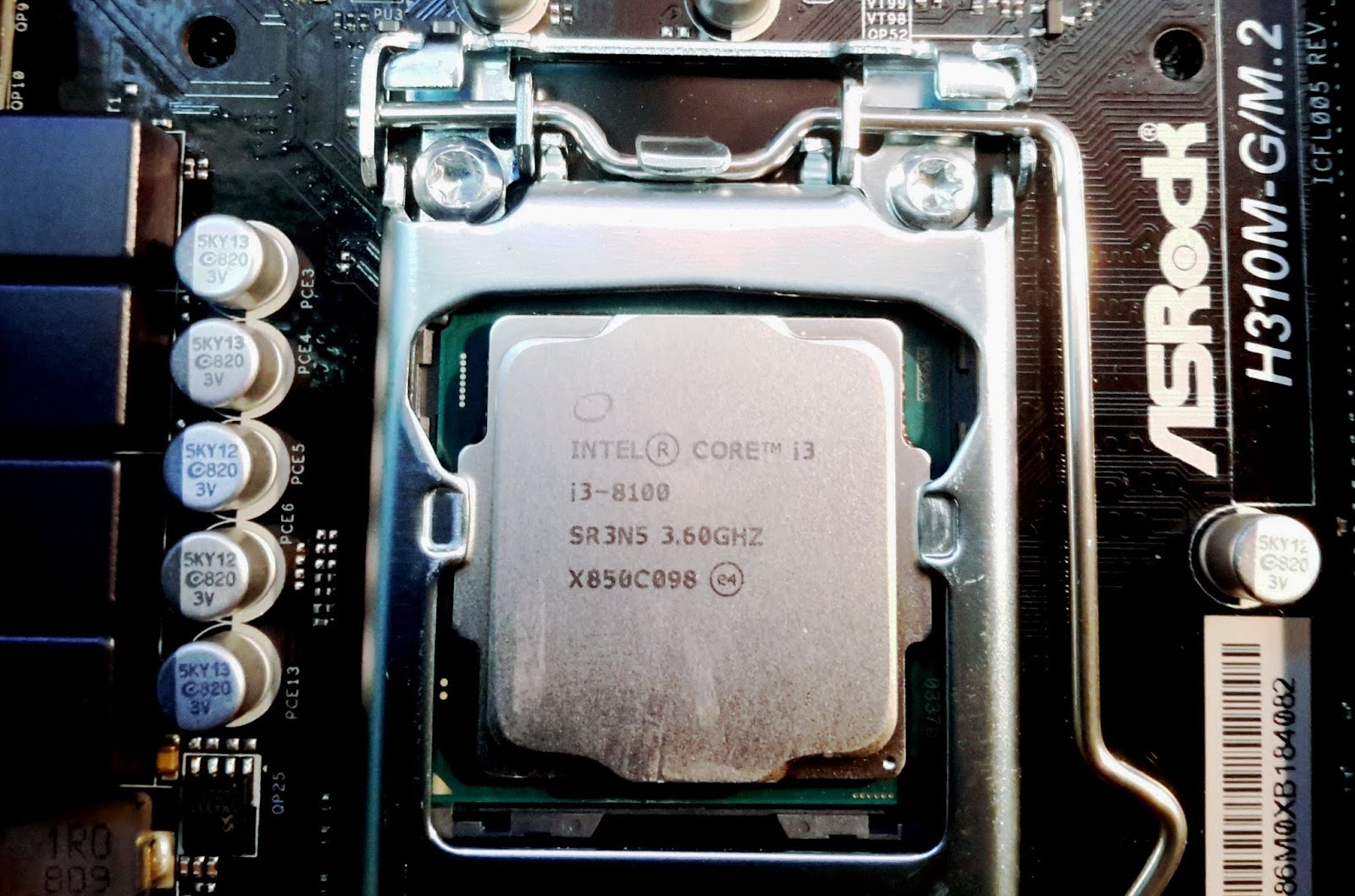 Интел 8100. Intel Core i3 8100 на материнской плате. GTX 4090 В материнке. Медиатек 8100. GEFORCE 8100 характеристики.