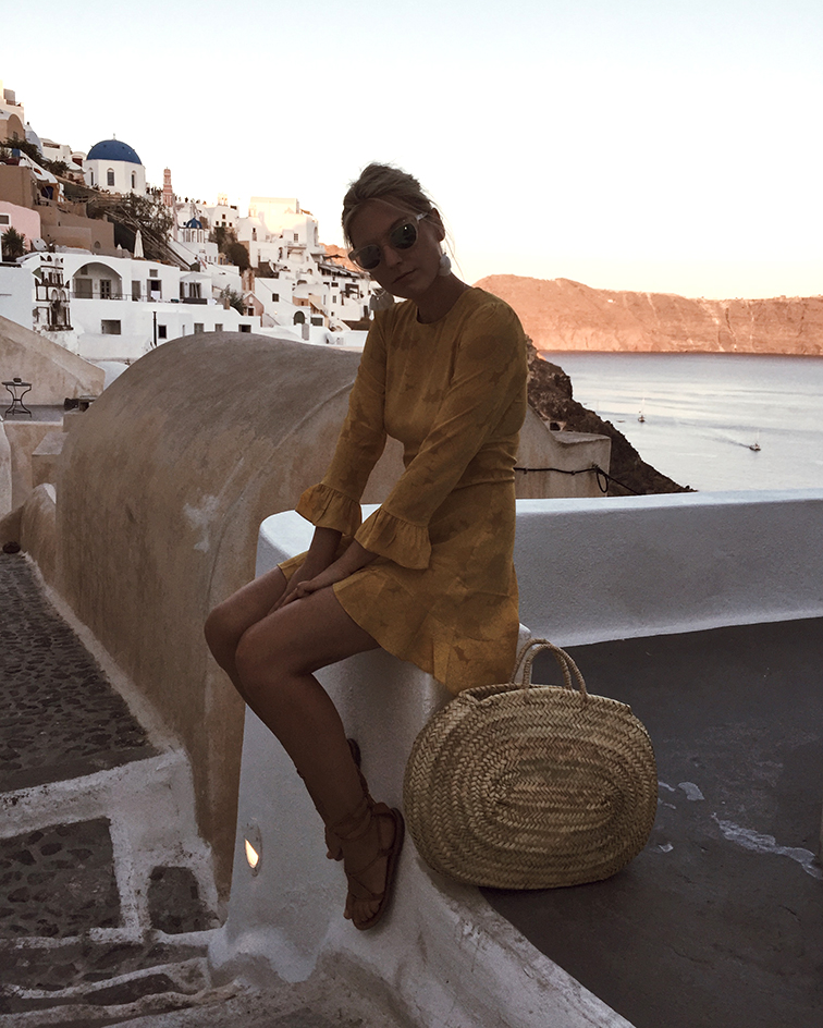 heleneisfor, realisation par yellow dress, Rare Atlantic Moroccan straw bag, Madewell Grecian sandals, santorini, Greece