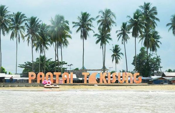 Wisata Pantai di Kalimantan Selatan yang Memanjakan
