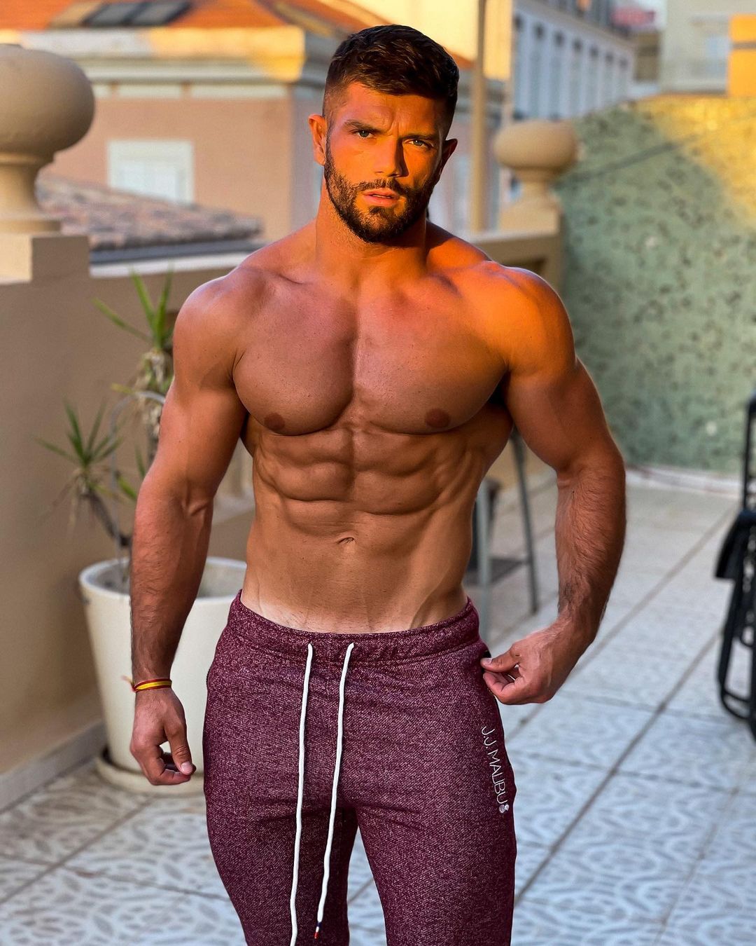 MUSCLE FITNESS INFLUENCER - yetifit.