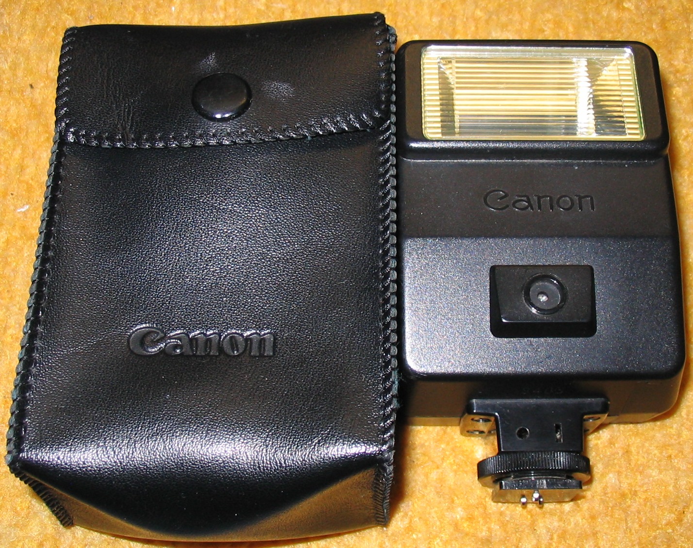 The Chens Canon Speedlite 155A Shoe Mount Flash