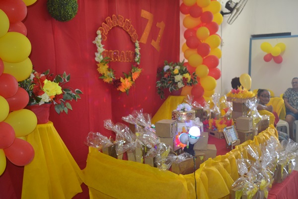 ANIVERSÁRIO DE 71 ANOS DE JURANI ENTRE AMIGOS E FAMILIARES