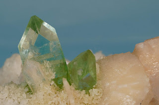 5A級天然石 アポフィライト 虹☆綺 麗☆キラキラ インド産の魚眼石A709 5A級天然石 アポフィライト 虹☆綺 麗☆キラキラ インド産の魚眼石A709