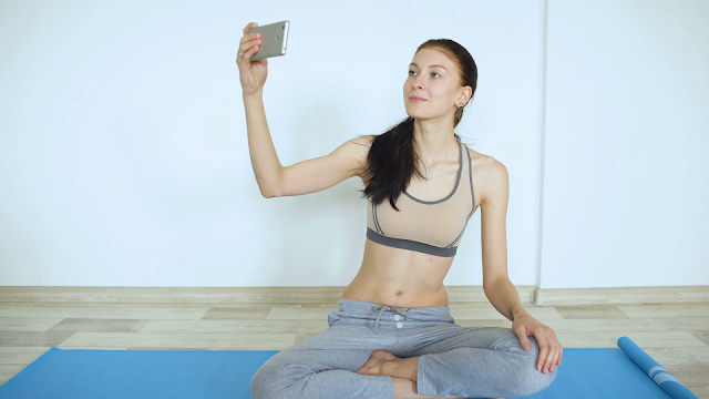 Yoga qua cái nhìn của mạng xã hội và thực tế Yoga qua cái nhìn của mạng xã hội và thực tế
