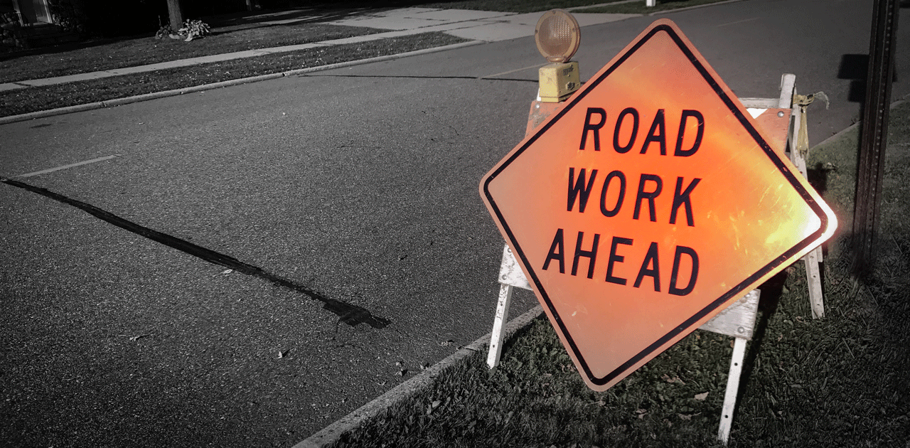 Road ahead знак. мотивация на успех. футболки с принтом фильма револьвер. T. человек идет к цели.