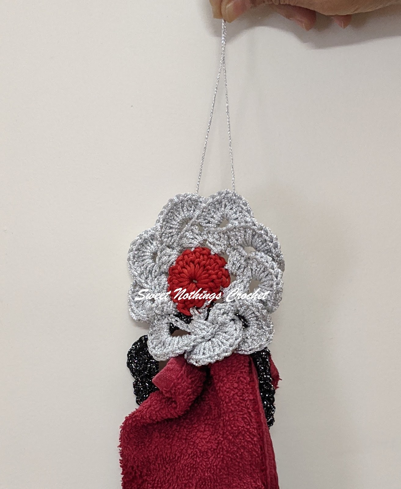 Sweet Nothings Crochet BEAUTIFUL FLOWER TOWEL RING HOLDER