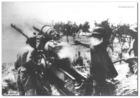 Liebstandarte hitting Soviet positions  150 mm gun at Prokhorovka