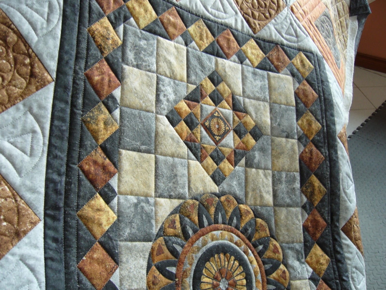 caledonia quilter Medallion quilt