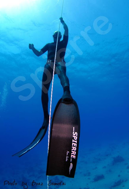 Spierre Custom Carbon fins, Alon Rivkind, Freediving Israel, Boaz Samorai