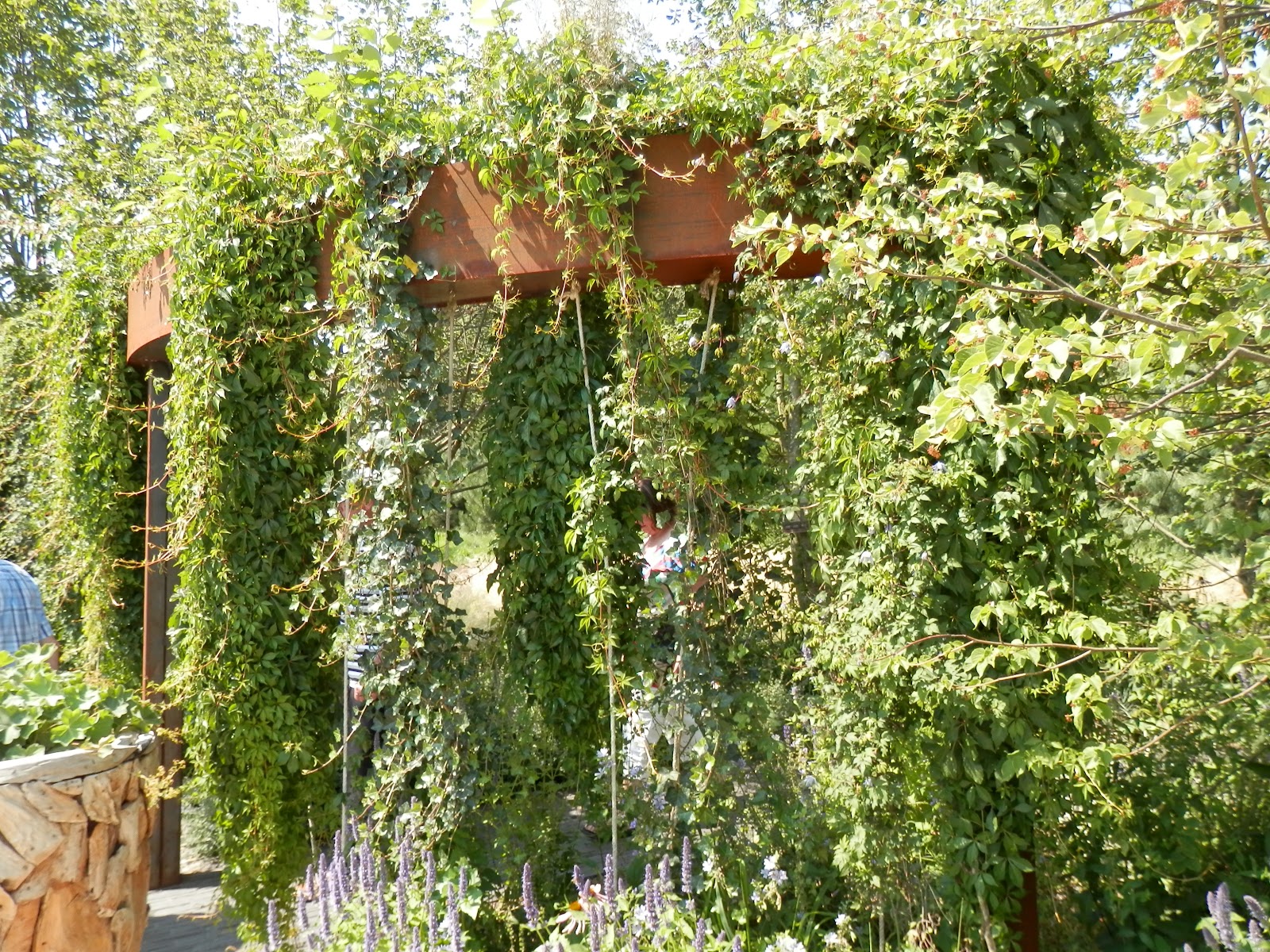 Tuinweetjes: pergola - BEGROEIDE boog in tuinen.