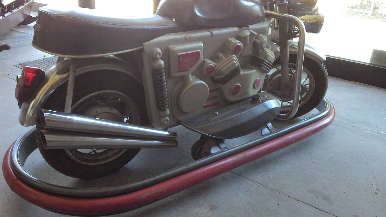 auto tamponneuse moto chopper vintage jouet ancien f??te foraine no voiture a p?�dale tole